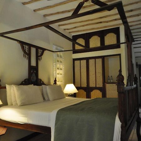 Kilifi Bay Beach Resort Esterno foto