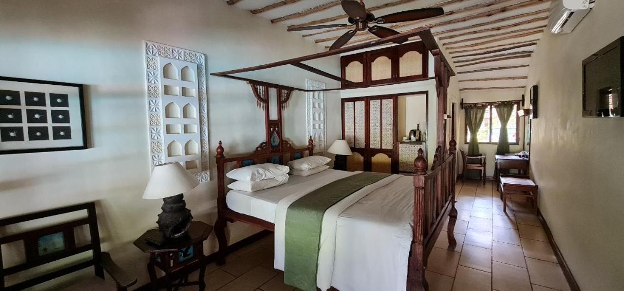 Kilifi Bay Beach Resort Esterno foto