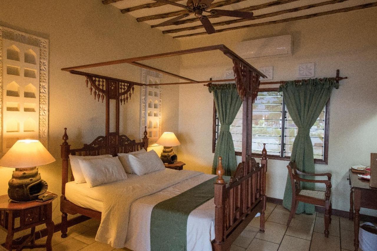 Kilifi Bay Beach Resort Esterno foto